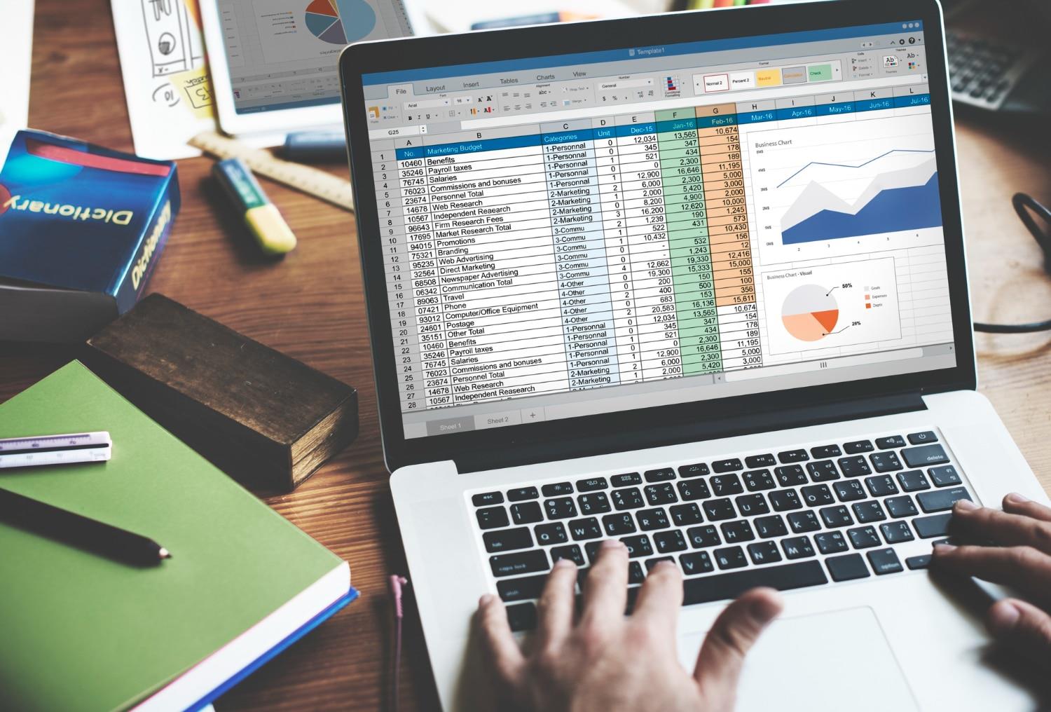 Excel で矛盾を見つける – 5 つの簡単なテクニックの説明