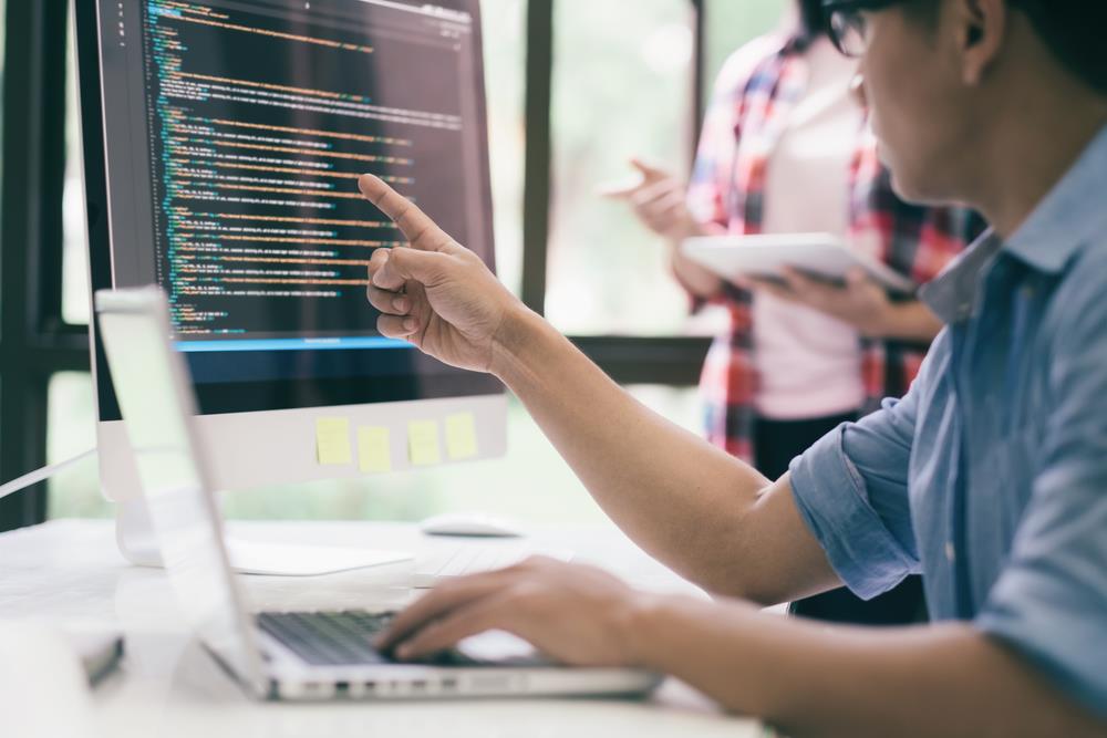 SQL は何に使用されますか?  7 つの主な用途